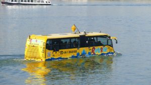 Bus Sightseeing zu Land und zu Wasser