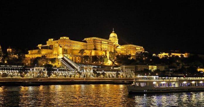 croisiere a budapest la nuit