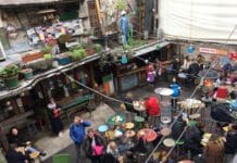Szimpla Kert, le 1er Ruin Bar de Budapest Ruin bar Szimpla Kert de Budapest